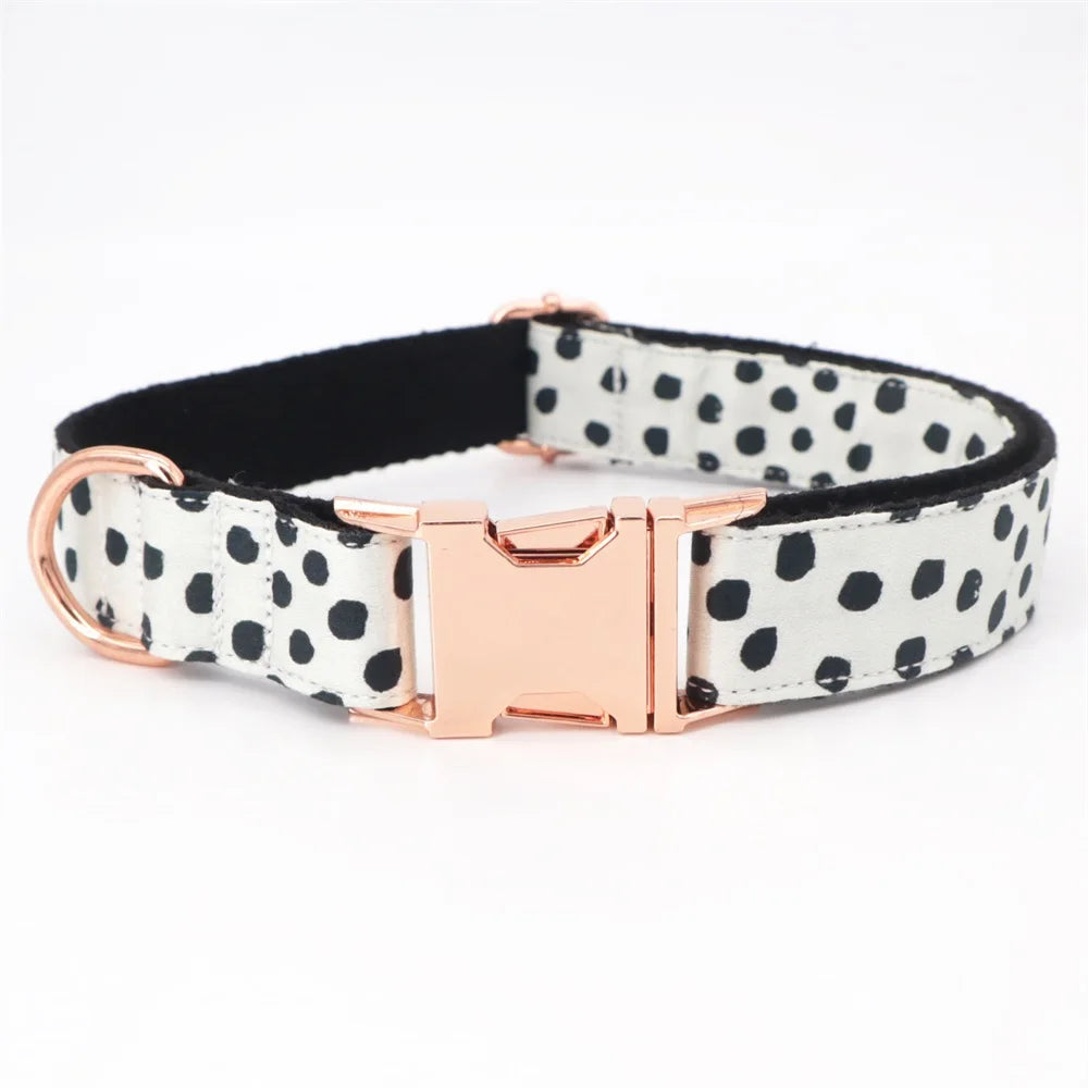 Collier pour chien à pois noirs, un look irrésistible pour votre meilleur ami !