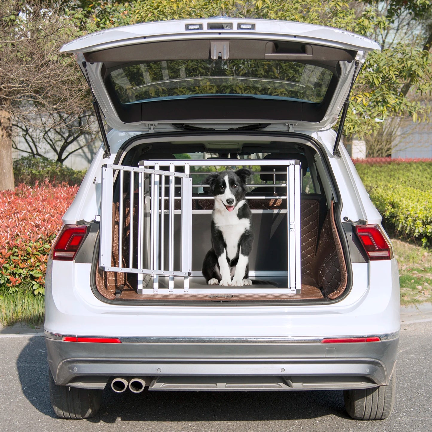 Foldable and easy to store transport cage