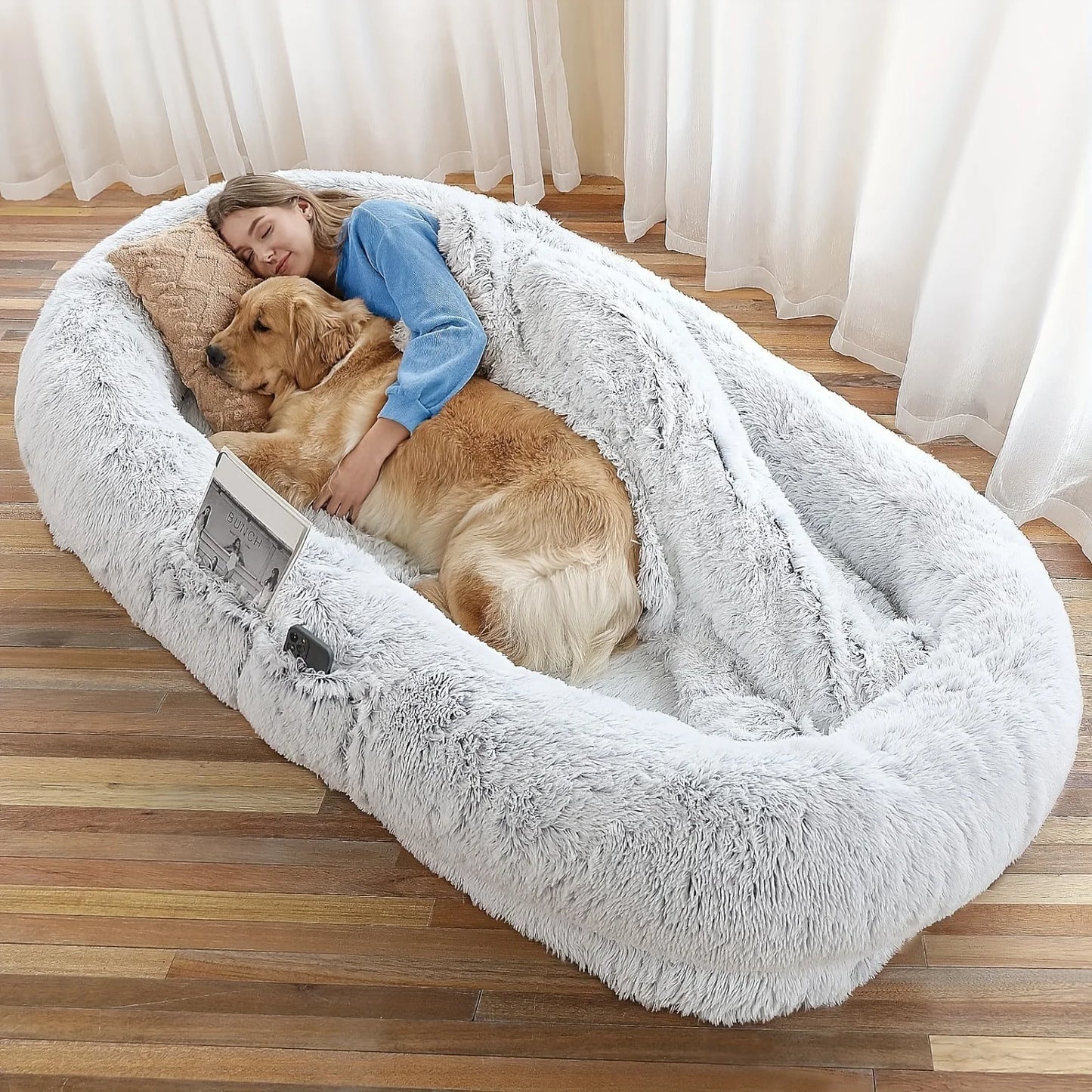 Giant bed for adults and pets: Comfort to share